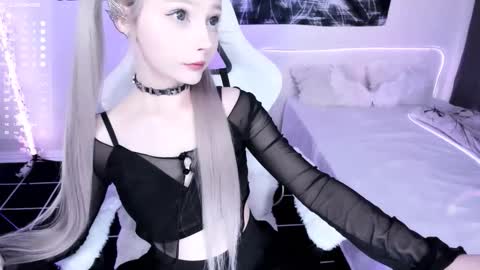 Lily online show from 4, 12, 2025