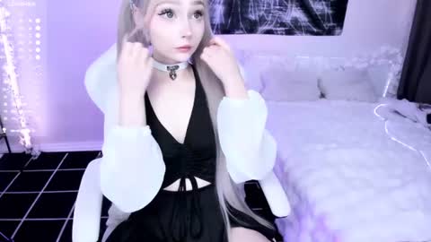 Snapshot of lily_weep chatting on 19, 6, 2026 Lily online show from 19, 6, 2026