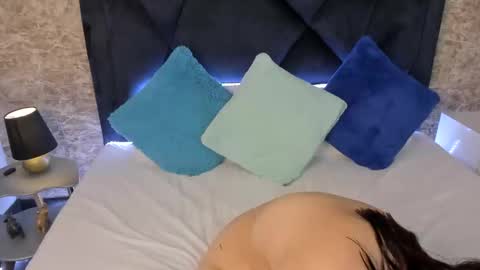 LilyWoodz online show from 15, 1, 2025