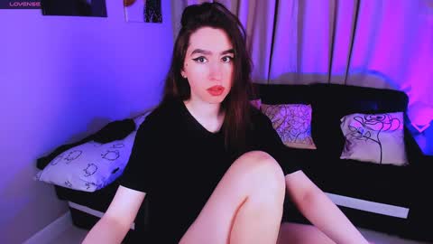 Snapshot of lily_xbaby chatting on 2, 2, 2025 LILY online show from 2, 2, 2025