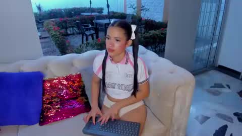 Lili  online show from 13, 6, 2026