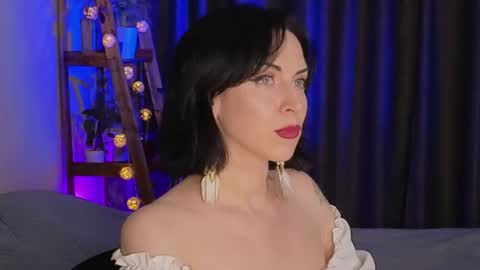 Lily online show from 28, 7, 2026