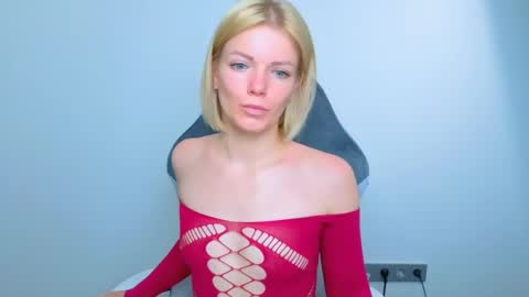Snapshot of lilydavisss chatting on 8, 6, 2026 lilydavisss online show from 8, 6, 2026