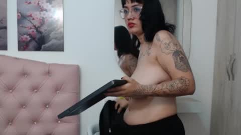 Snapshot of lilyfox23 chatting on 9, 9, 2025 lilyfox23 online show from 9, 9, 2025