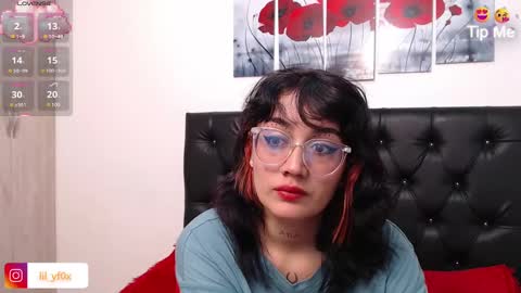 Snapshot of lilyfox23 chatting on 4, 10, 2025 lilyfox23 online show from 4, 10, 2025