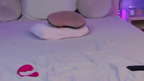 Snapshot of lilyrose_ chatting on 14, 12, 2024 online show from 14, 12, 2024