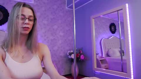Snapshot of lilyrose_ chatting on 26, 2, 2025 online show from 26, 2, 2025