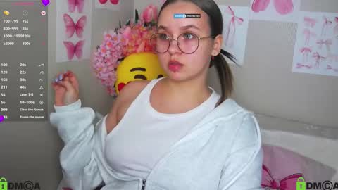 Lily online show from 5, 10, 2025