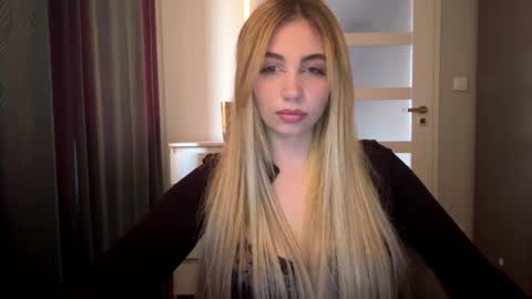 Lily online show from 27, 4, 2026