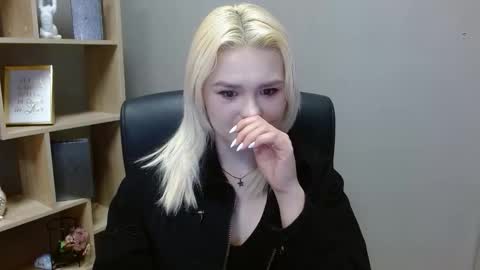 Snapshot of lilysweetxo chatting on 17, 2, 2026 Lily online show from 17, 2, 2026