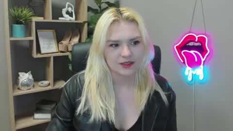 Lily online show from 7, 4, 2026