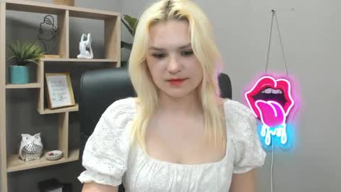 Snapshot of lilysweetxo chatting on 27, 5, 2026 Lily online show from 27, 5, 2026
