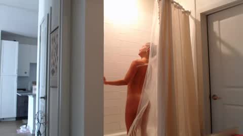 Snapshot of lilyyymonroee chatting on 9, 9, 2025 Lily Monroe online show from 9, 9, 2025