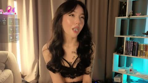 Lin Use menu to play with me  online show from 29, 3, 2026