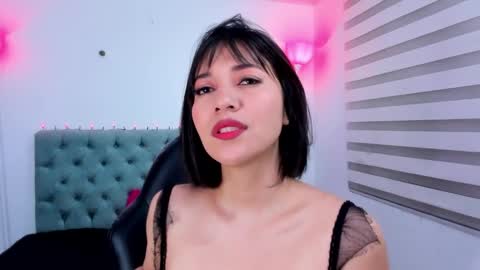  Lina Bedoya  online show from 21, 1, 2025