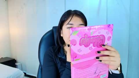  Lina Bedoya  online show from 1, 12, 2025