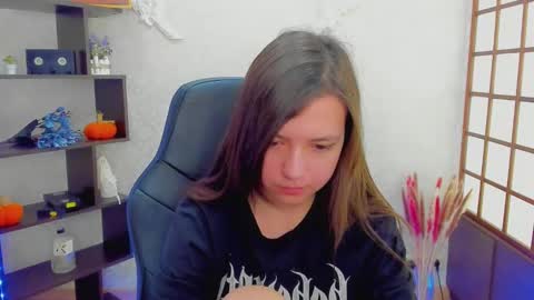 Snapshot of lina_brownie chatting on 14, 12, 2024 Lina online show from 14, 12, 2024