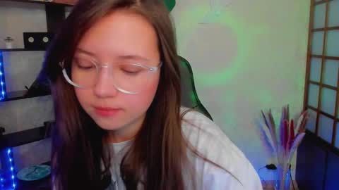 Snapshot of lina_brownie chatting on 4, 1, 2025 Lina online show from 4, 1, 2025