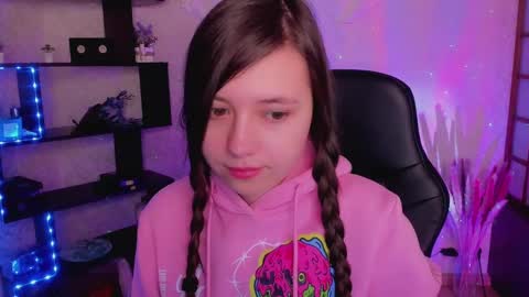 Snapshot of lina_brownie chatting on 6, 1, 2025 Lina online show from 6, 1, 2025