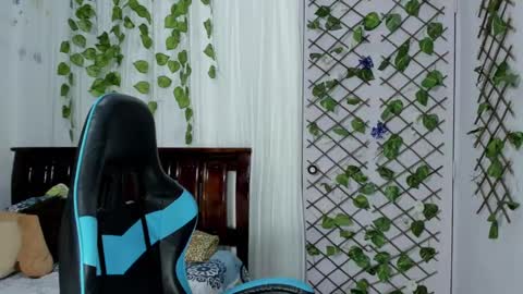 Snapshot of lina_paola chatting on 10, 3, 2025 paola online show from 10, 3, 2025