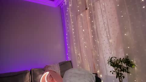 Snapshot of lina_stones chatting on 24, 2, 2025 Sophia online show from 24, 2, 2025