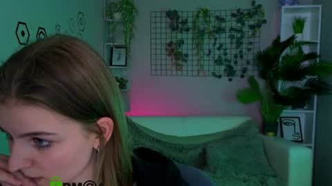Snapshot of linaa_dolly chatting on 9, 6, 2026 linaa_dolly online show from 9, 6, 2026