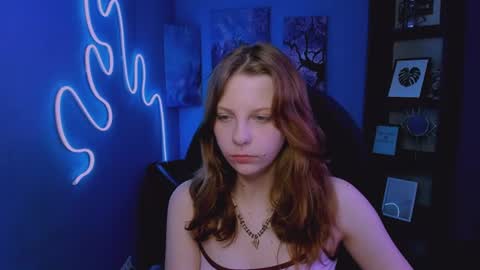 Snapshot of linaa_dolly chatting on 10, 6, 2026 linaa_dolly online show from 10, 6, 2026
