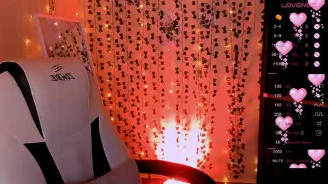 Lina online show from 8, 4, 2026