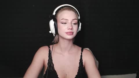 linacute52 online show from 13, 11, 2025