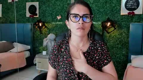 Lina  online show from 22, 10, 2025