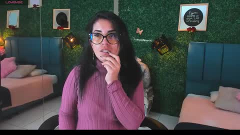 Lina  online show from 3, 11, 2025