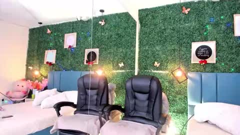 Lina  online show from 27, 11, 2025