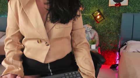 Lina  online show from 9, 2, 2026