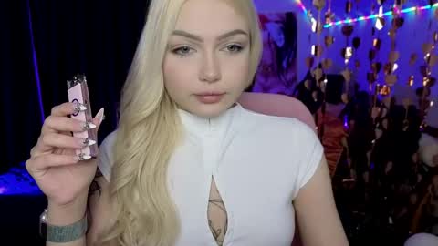 Snapshot of linalirian chatting on 23, 4, 2026 I am Lina online show from 23, 4, 2026
