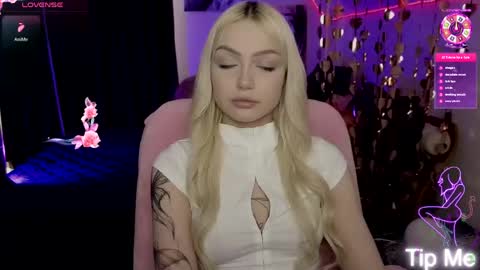 Snapshot of linalirian chatting on 23, 4, 2026 I am Lina online show from 23, 4, 2026