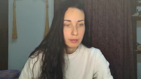 LinaLivee online show from 1, 2, 2026