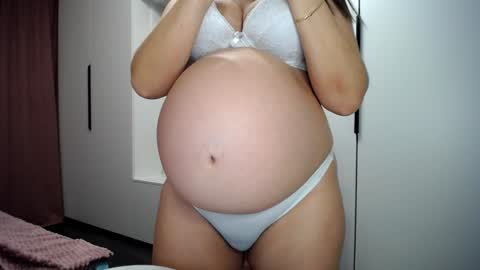 Snapshot of linasparks chatting on 3, 12, 2024 Lina Sparks online show from 3, 12, 2024