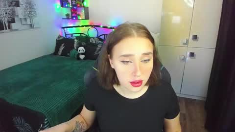 Lina online show from 5, 3, 2026