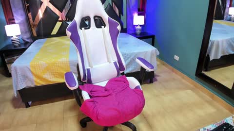  Linda  online show from 25, 1, 2025