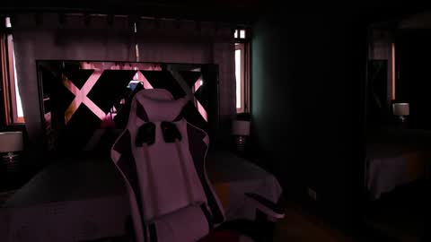  Linda  online show from 25, 1, 2025