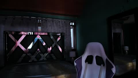  Linda  online show from 1, 2, 2025