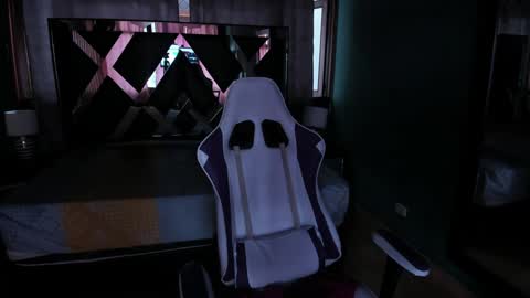  Linda  online show from 4, 2, 2025