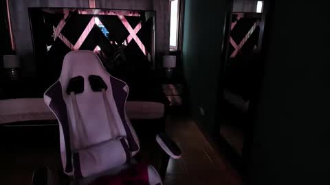  Linda  online show from 17, 2, 2025