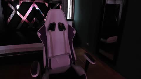  Linda  online show from 4, 3, 2025