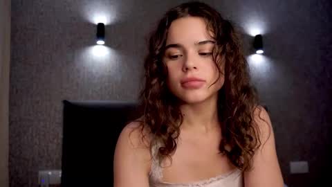 Snapshot of linda_clarsss chatting on 8, 11, 2025 Linda online show from 8, 11, 2025