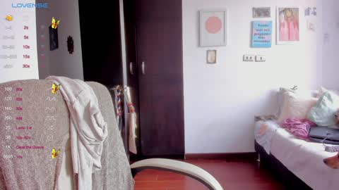 Giggles  online show from 10, 1, 2025