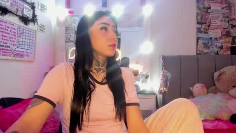 Lindaa maria  online show from 1, 4, 2026