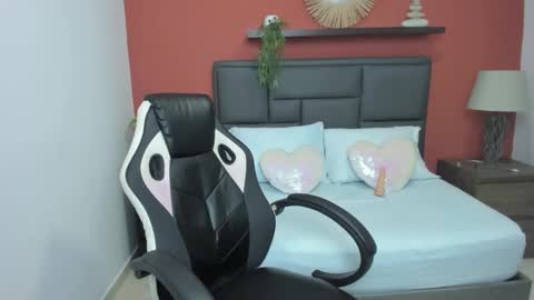 L I N D A online show from 19, 12, 2024