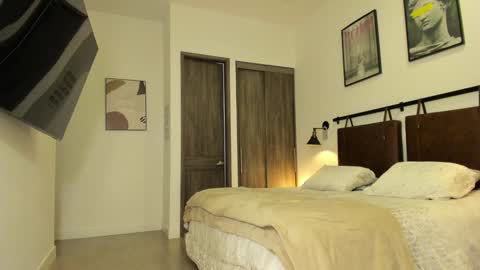 Nia  online show from 1, 2, 2025