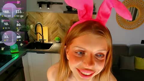 Snapshot of lindacrystalofc chatting on 19, 5, 2026 happy new year online show from 19, 5, 2026